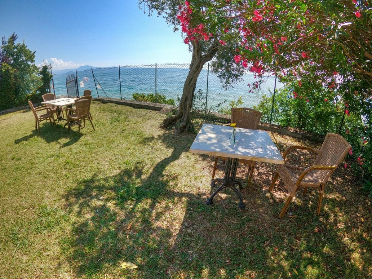 Sivinos Camping Boutique Манерба-дель-Гарда Экстерьер фото