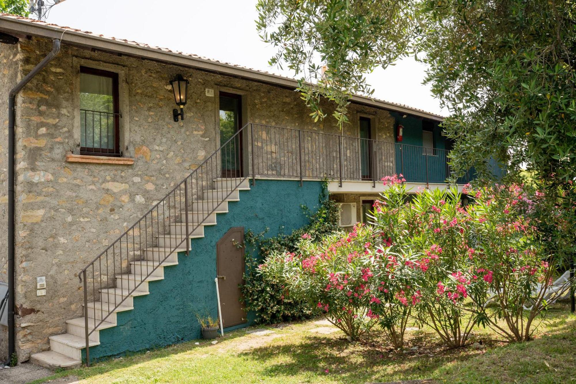 Sivinos Camping Boutique Манерба-дель-Гарда Экстерьер фото