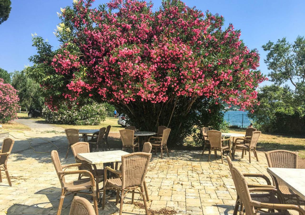 Sivinos Camping Boutique Манерба-дель-Гарда Экстерьер фото